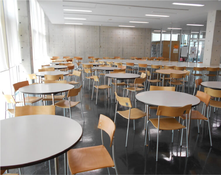 埼玉県県立大学学生食堂の写真